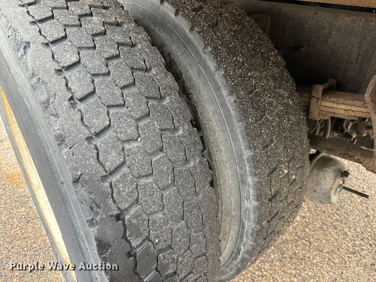 image for item NL9806 2009 International  DuraStar 4300 chipper truck