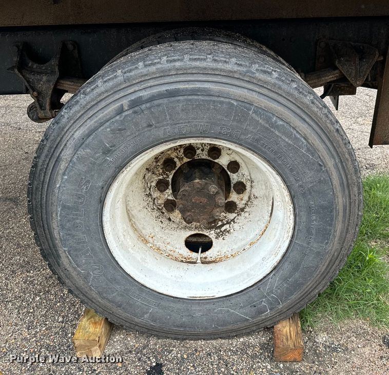 image for item NL9806 2009 International  DuraStar 4300 chipper truck