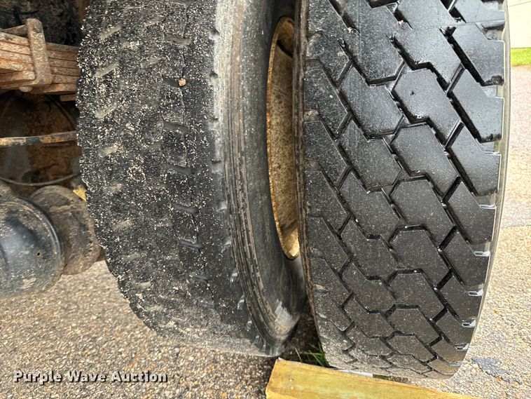 image for item NL9806 2009 International  DuraStar 4300 chipper truck