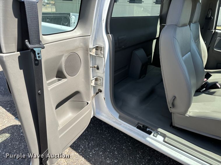 image for item NV9121 2008 Chevrolet Colorado Ext. Cab pickup truck