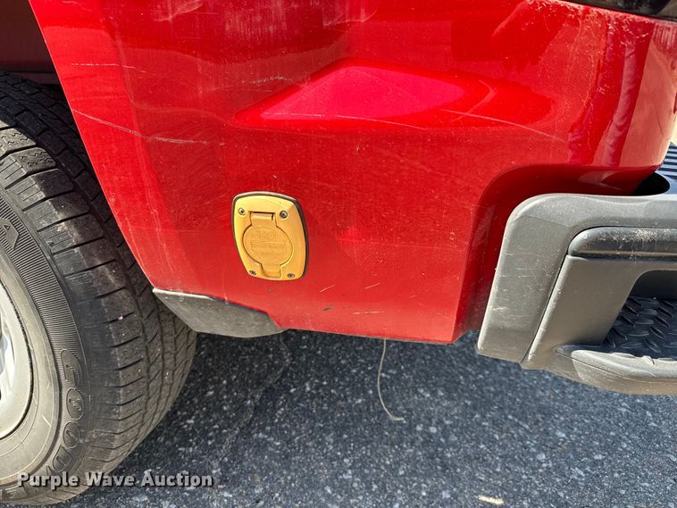 image for item NV9124 2015 Chevrolet  Silverado 1500 Crew Cab pickup truck