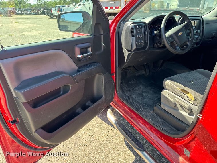 image for item NV9124 2015 Chevrolet  Silverado 1500 Crew Cab pickup truck