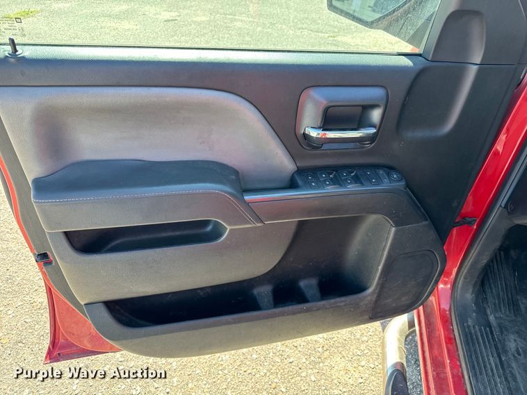 image for item NV9124 2015 Chevrolet  Silverado 1500 Crew Cab pickup truck