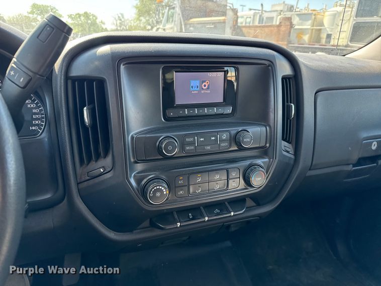 image for item NV9124 2015 Chevrolet  Silverado 1500 Crew Cab pickup truck