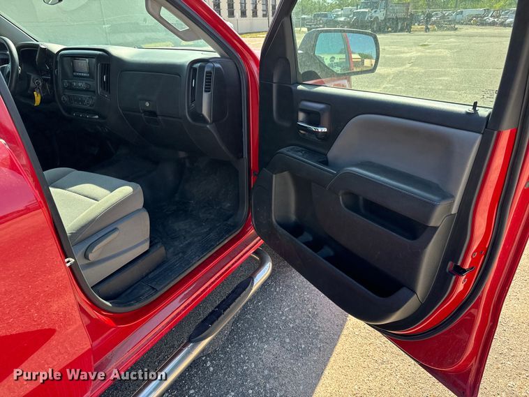 image for item NV9124 2015 Chevrolet  Silverado 1500 Crew Cab pickup truck