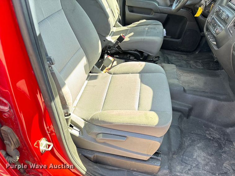 image for item NV9124 2015 Chevrolet  Silverado 1500 Crew Cab pickup truck