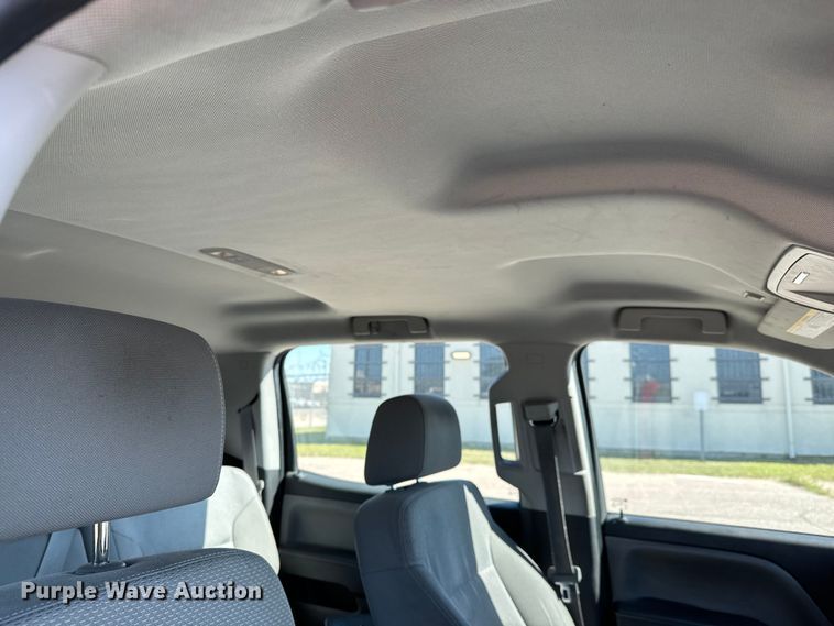 image for item NV9124 2015 Chevrolet  Silverado 1500 Crew Cab pickup truck