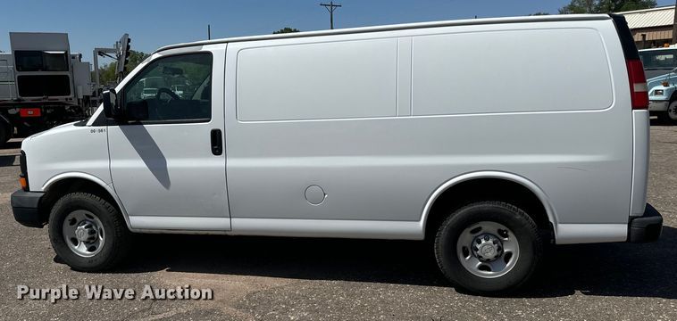 image for item NV9128 2007 Chevrolet Express 2500 van
