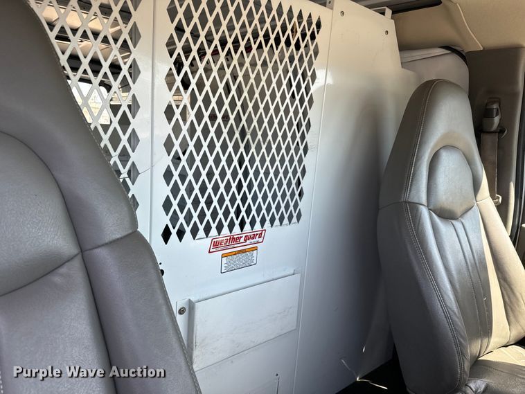 image for item NV9128 2007 Chevrolet Express 2500 van
