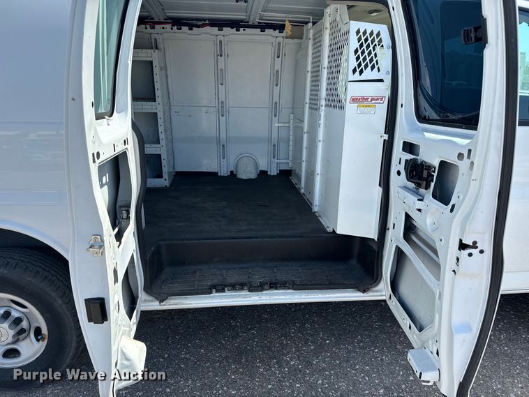 image for item NV9128 2007 Chevrolet Express 2500 van
