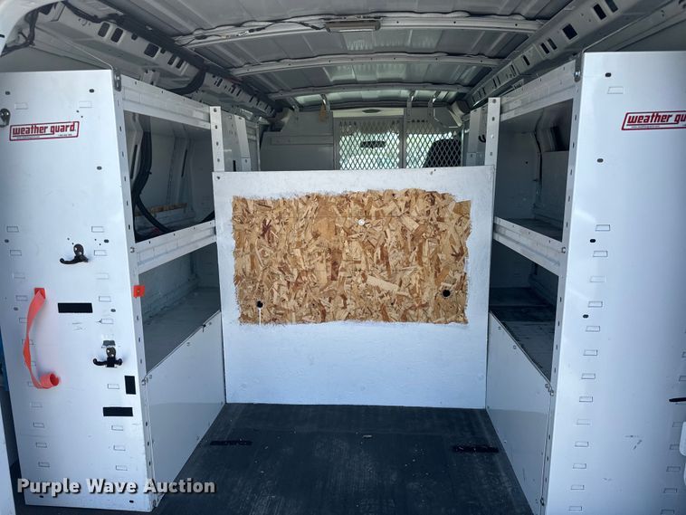 image for item NV9128 2007 Chevrolet Express 2500 van