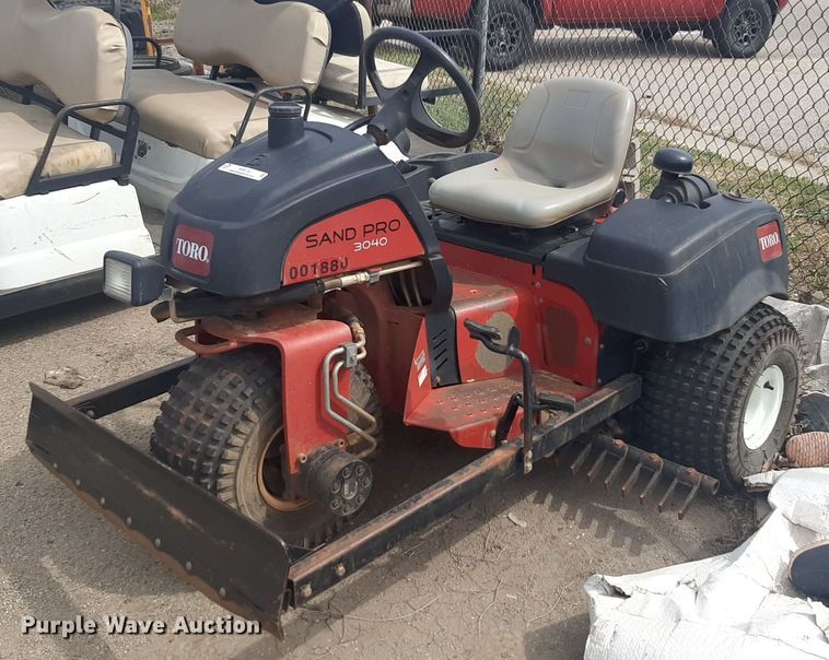 image for item NV9134 Toro Sand Pro 3040 bunker rake