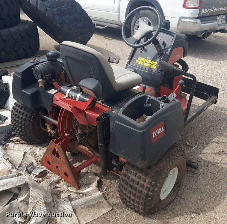 image for item NV9134 Toro Sand Pro 3040 bunker rake