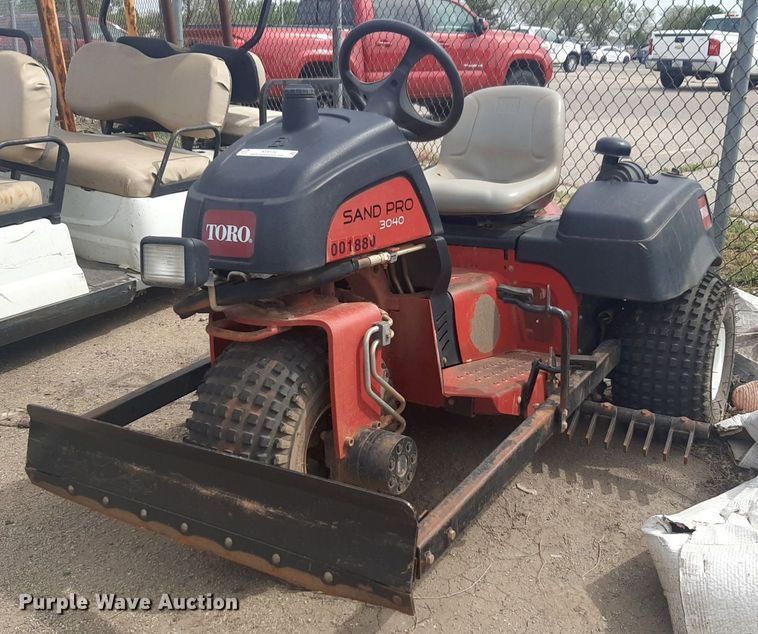 image for item NV9134 Toro Sand Pro 3040 bunker rake