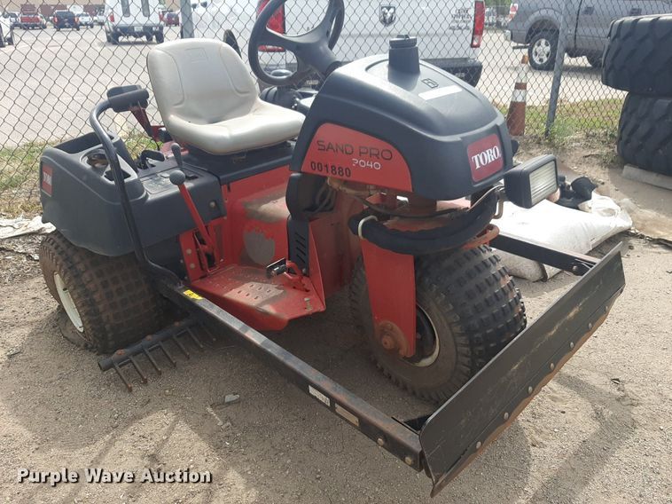 image for item NV9134 Toro Sand Pro 3040 bunker rake