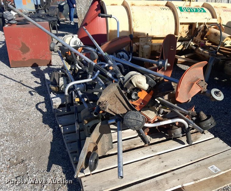 image for item NV9148 Approximately 14 string trimmers