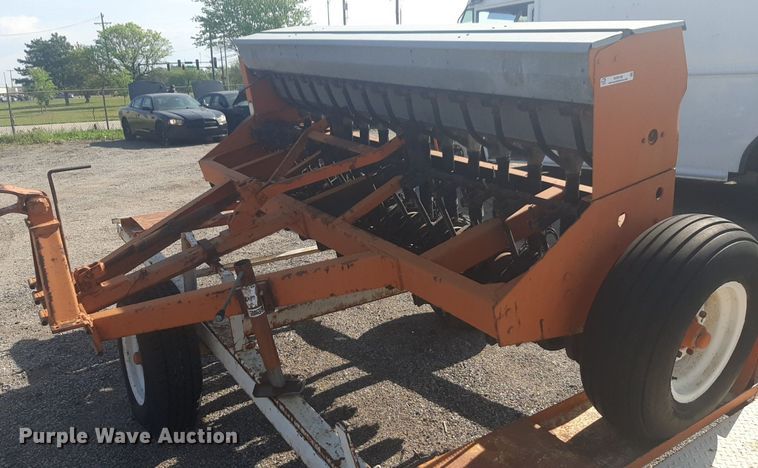 image for item NV9149 Horton  grain drill