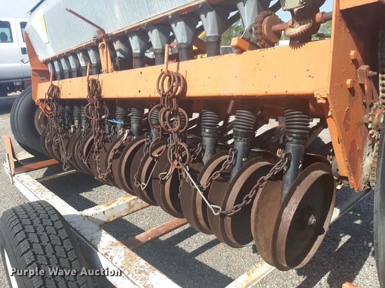 image for item NV9149 Horton  grain drill