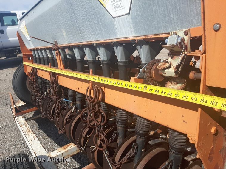 image for item NV9149 Horton  grain drill