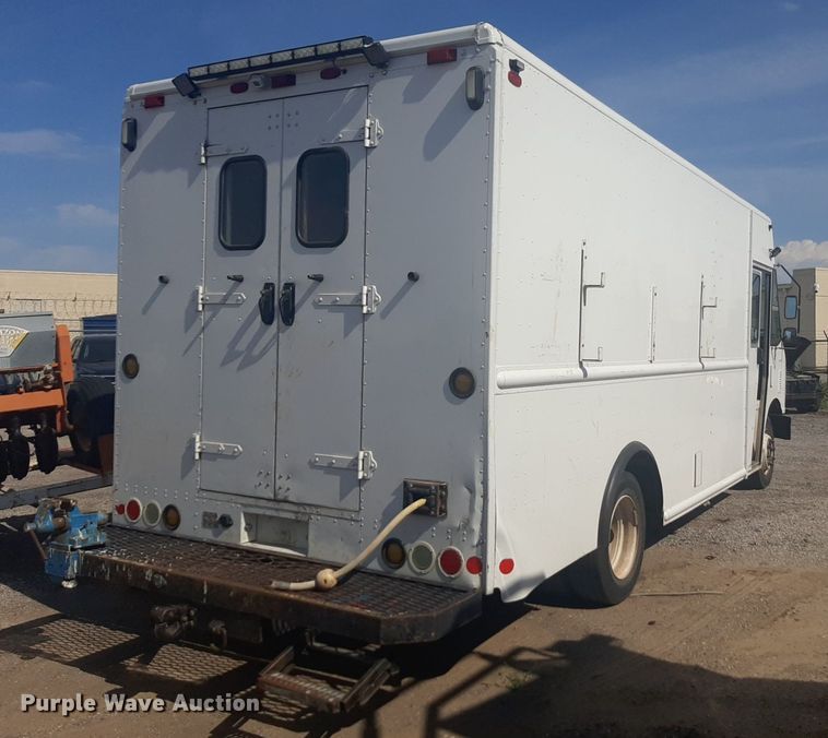 image for item NV9151 2011 Freightliner  MT55 box truck