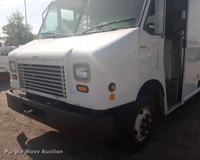 image for item NV9151 2011 Freightliner  MT55 box truck