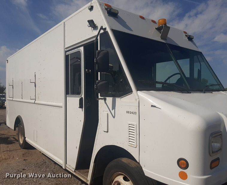 image for item NV9151 2011 Freightliner  MT55 box truck