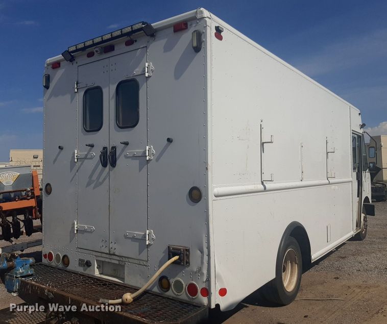 image for item NV9151 2011 Freightliner  MT55 box truck