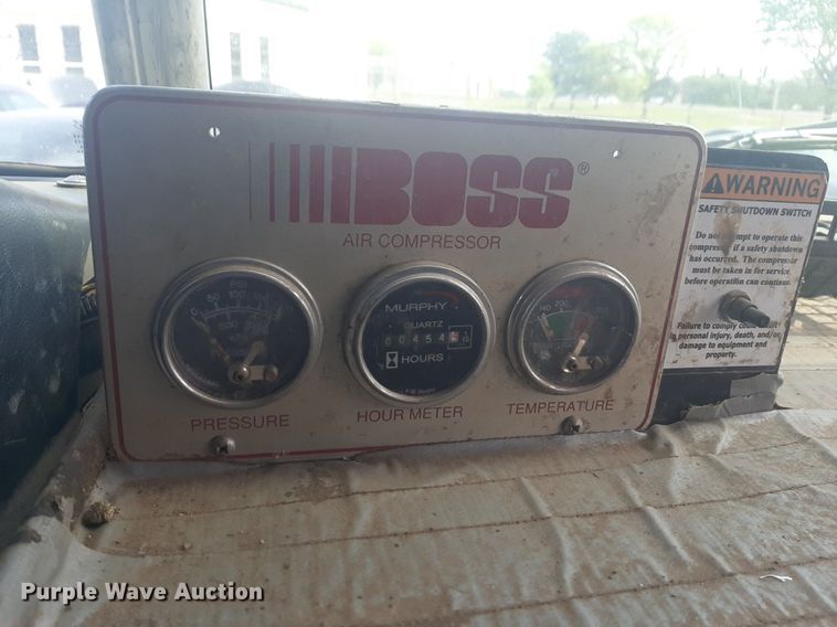 image for item NV9151 2011 Freightliner  MT55 box truck