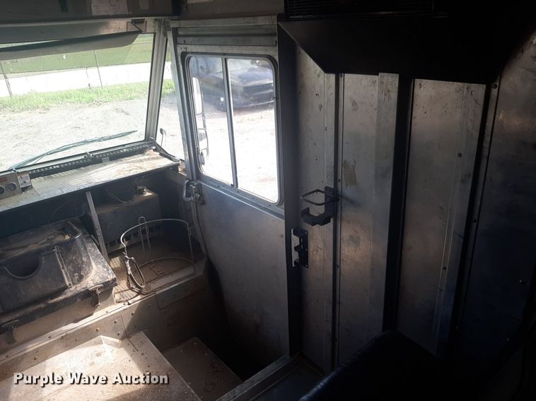 image for item NV9151 2011 Freightliner  MT55 box truck