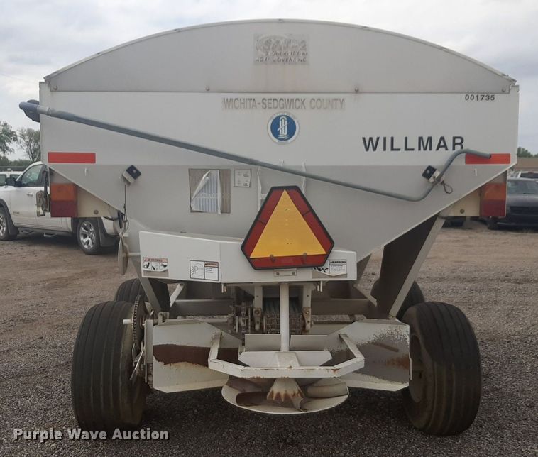 image for item NV9154 Willmar Super 500 spreader