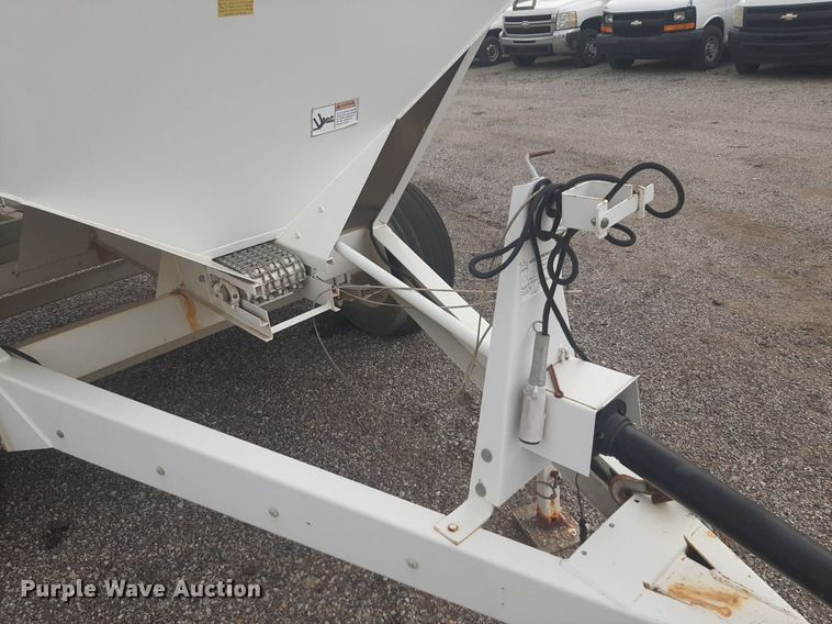 image for item NV9154 Willmar Super 500 spreader