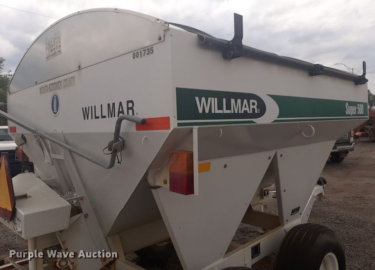 image for item NV9154 Willmar Super 500 spreader