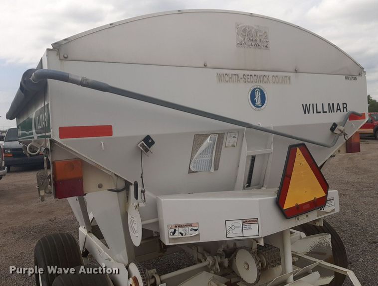 image for item NV9154 Willmar Super 500 spreader