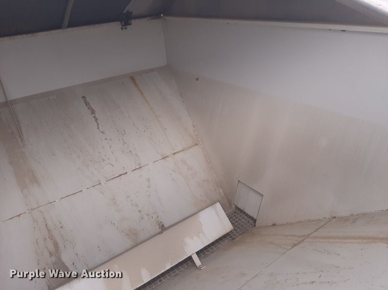 image for item NV9154 Willmar Super 500 spreader