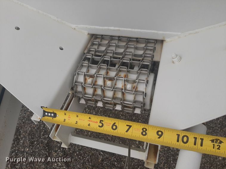 image for item NV9154 Willmar Super 500 spreader