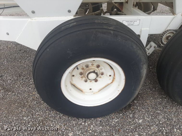 image for item NV9154 Willmar Super 500 spreader