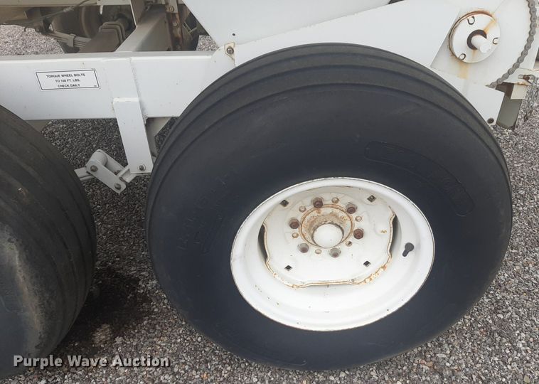 image for item NV9154 Willmar Super 500 spreader