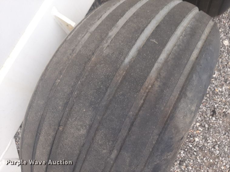 image for item NV9154 Willmar Super 500 spreader