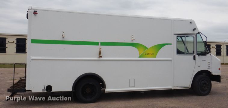 image for item NV9166 2013 Freightliner  MT55 delivery truck