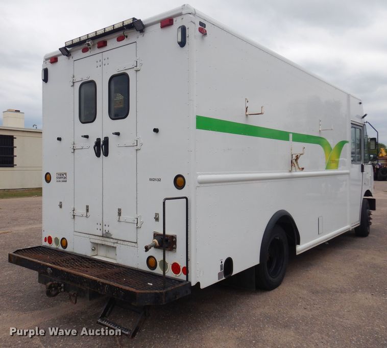 image for item NV9166 2013 Freightliner  MT55 delivery truck