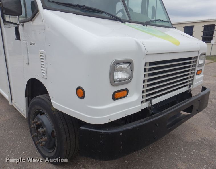 image for item NV9166 2013 Freightliner  MT55 delivery truck