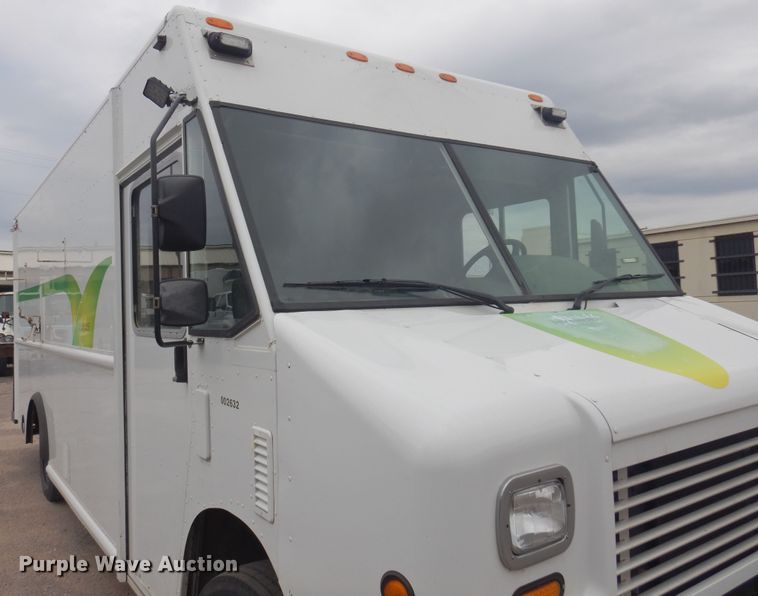 image for item NV9166 2013 Freightliner  MT55 delivery truck