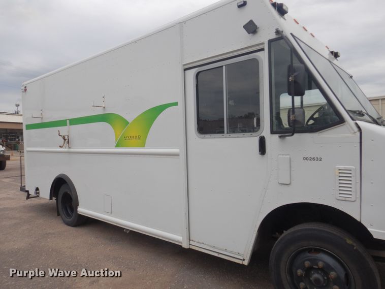 image for item NV9166 2013 Freightliner  MT55 delivery truck