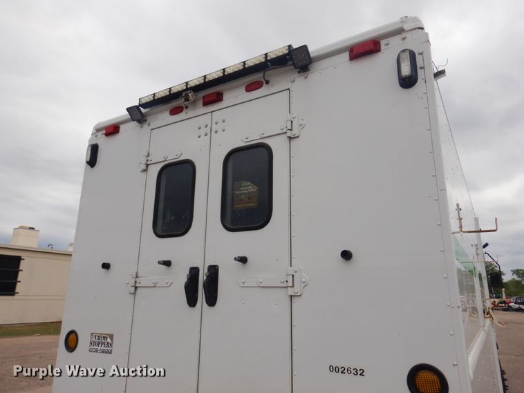 image for item NV9166 2013 Freightliner  MT55 delivery truck