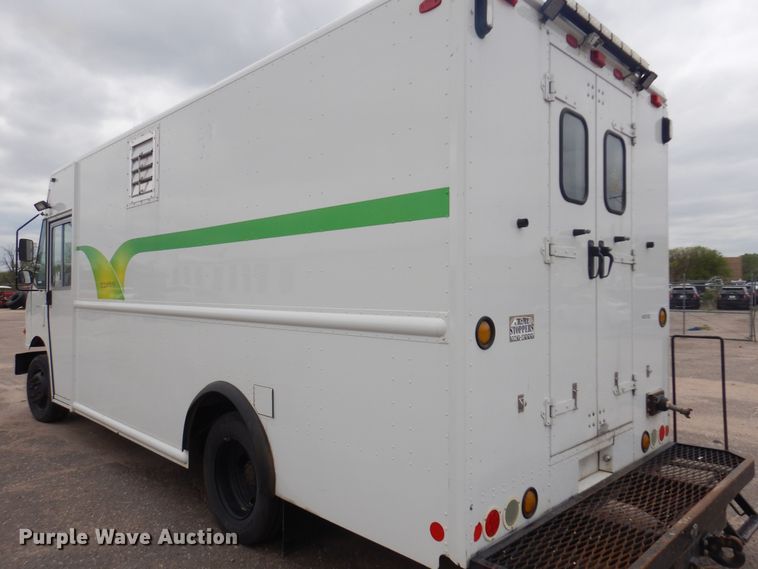 image for item NV9166 2013 Freightliner  MT55 delivery truck