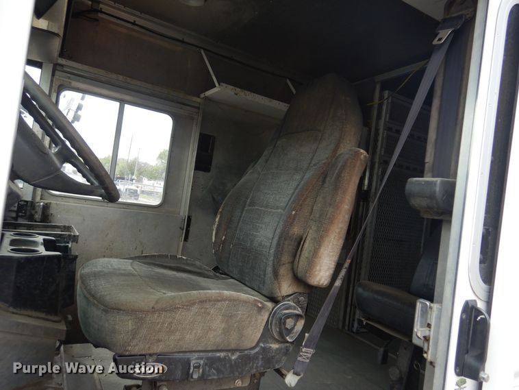 image for item NV9166 2013 Freightliner  MT55 delivery truck