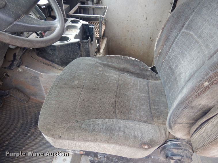 image for item NV9166 2013 Freightliner  MT55 delivery truck