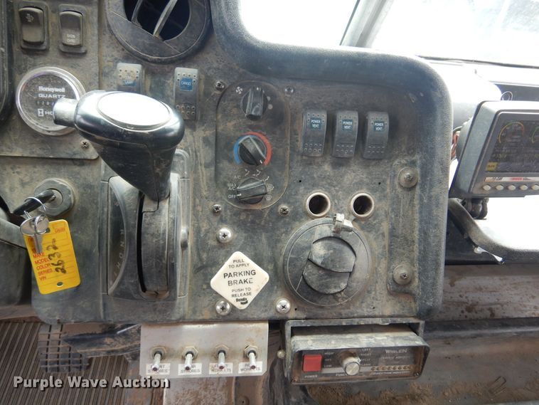 image for item NV9166 2013 Freightliner  MT55 delivery truck