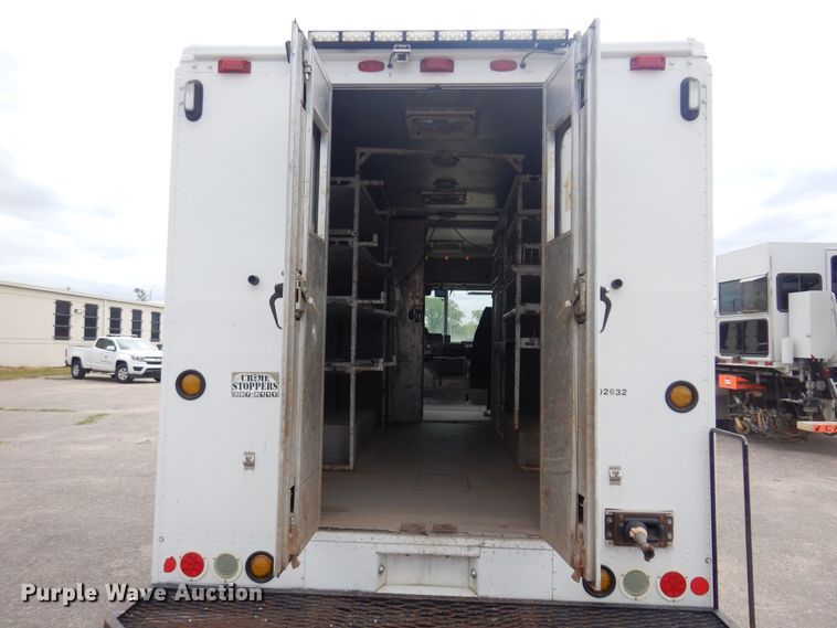 image for item NV9166 2013 Freightliner  MT55 delivery truck