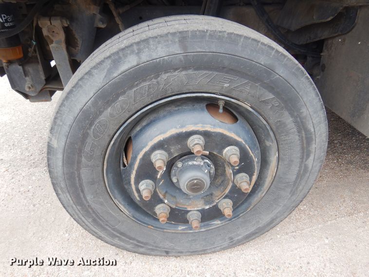 image for item NV9166 2013 Freightliner  MT55 delivery truck